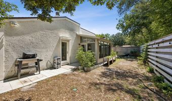 330 GARDEN Ln, Atlantic Beach, FL 32233