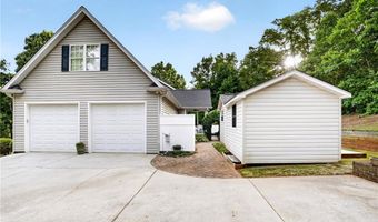 697 Graceland Dr, Asheboro, NC 27205