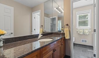 71 Olde Orchard Rd, Clinton, CT 06413