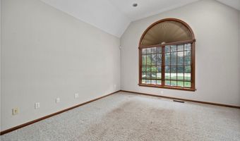 939 Barberry Cir, Amherst, OH 44001