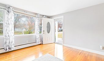 35 Woodbine St, Attleboro, MA 02703