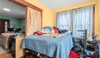 51 Oakland Ave, Cranston, RI 02910