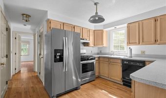 103 Gosset's Turn Dr, Middletown, RI 02842