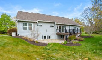 5730 Summerset Woods Dr, Alto, MI 49302