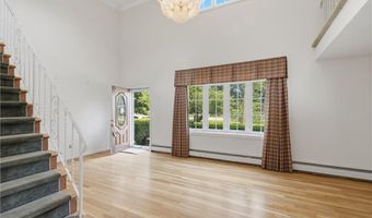 16 Old Simmonsville Rd, Johnston, RI 02919