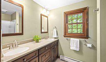 10 Candlewood Dr, Amherst, NH 03031