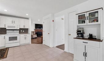 6 Fleuette Dr, Bellingham, MA 02019