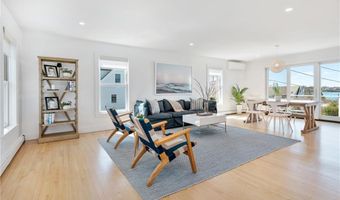 433 Wolcott Ave, Middletown, RI 02842
