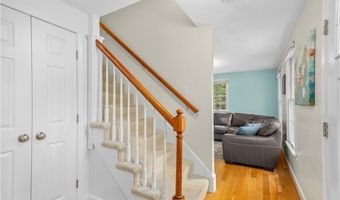 17 Will Croft St, Cumberland, RI 02864
