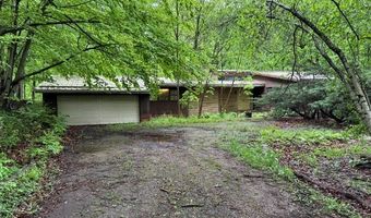 1727 W Woodhill Dr, Ashland, OH 44805