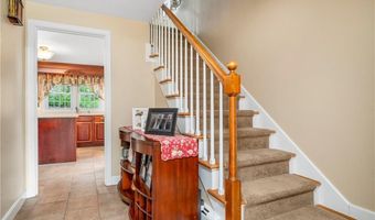 10 Roselawn Ave, North Smithfield, RI 02824