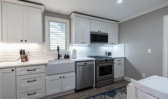 30 Prospect Hl 1, Newport, RI 02840