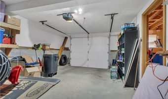 8 Gale Ct, North Providence, RI 02904