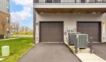 20328 NEWFOUNDLAND Sq, Ashburn, VA 20147