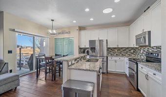 1392 S Duquesne Cir, Aurora, CO 80018
