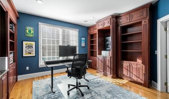 30 Lenihan Ln, East Greenwich, RI 02818