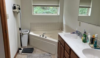 30 Lenape Trl, Albrightsville, PA 18210
