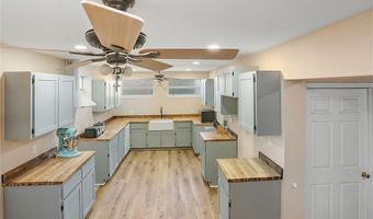1720 SW 22nd Pl, Bell, FL 32619