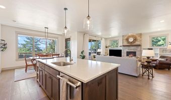 2005 NW Glassow Dr, Bend, OR 97703