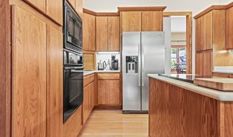 1059 Oakwood Dr, Alliance, OH 44601