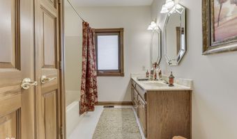 8888 Classic View Dr, Indianapolis, IN 46217