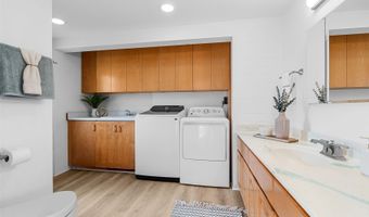 279 Kakahiaka St, Kailua, HI 96734