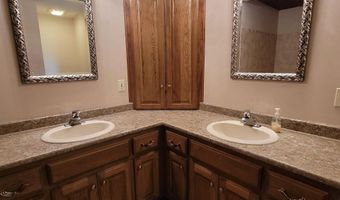 204 Steeplechase Dr, Auburn, IN 46706