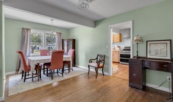 55 Bayside Ave, Amityville, NY 11701