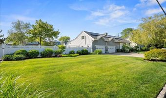11 Stuart Ave, Amityville, NY 11701