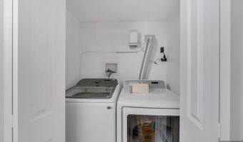 201 Maiden Ln, Bergenfield, NJ 07621