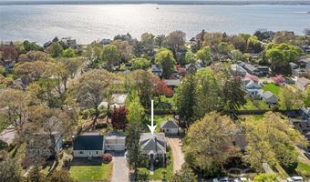 119 Alfred Drowne Rd, Barrington, RI 02806