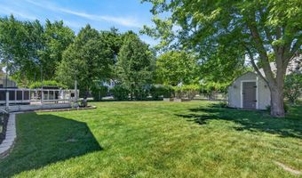 1000 Timberwood Ln, Algonquin, IL 60102