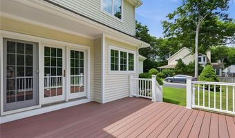 3 Connor Ln, Barrington, RI 02806