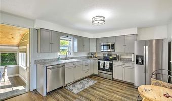 56 King Philip Rd, Narragansett, RI 02882