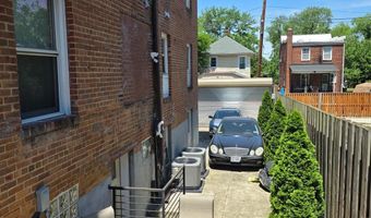 4106 GAULT Pl NE 5, Washington, DC 20019