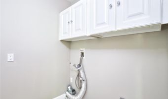 23 Fesser Ave, Bristol, RI 02809