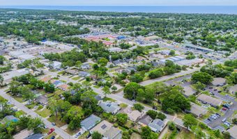 92 W 13TH St, Atlantic Beach, FL 32233