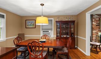 40 Sage Dr, Warwick, RI 02886