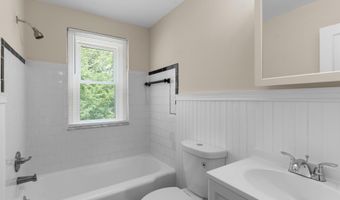 6023 CHINQUAPIN Pkwy, Baltimore, MD 21239