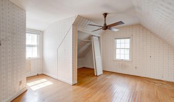 4113 PINERIDGE Dr, Annandale, VA 22003