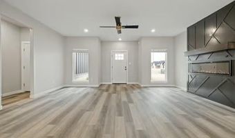 2018 Yellowstone Dr, Barling, AR 72903