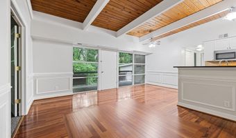 7746 DONNYBROOK Ct 207, Annandale, VA 22003