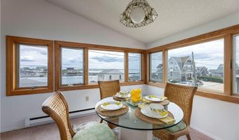 18 Beach Row, Narragansett, RI 02879