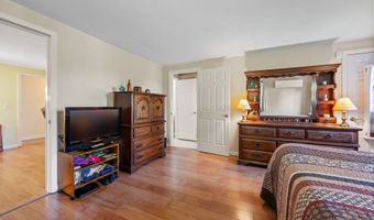 272 Westwoods Ter, Bristol, CT 06010