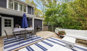 1 Gladridge Dr, East Greenwich, RI 02818