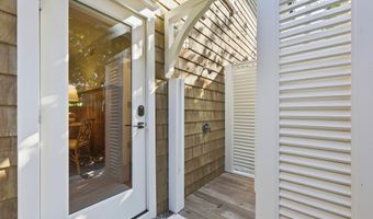 698 BEACH Ave, Atlantic Beach, FL 32233