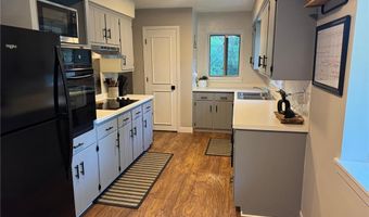 901 22nd Ave SW, Austin, MN 55912
