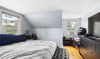 23 Preston Dr, North Kingstown, RI 02852