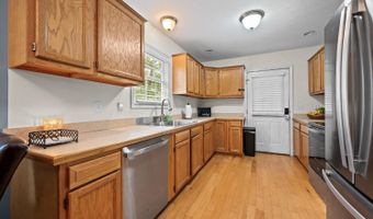 341 Courtland Dr, Appomattox, VA 24522