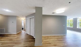 2 School St 334, Lincoln, RI 02802